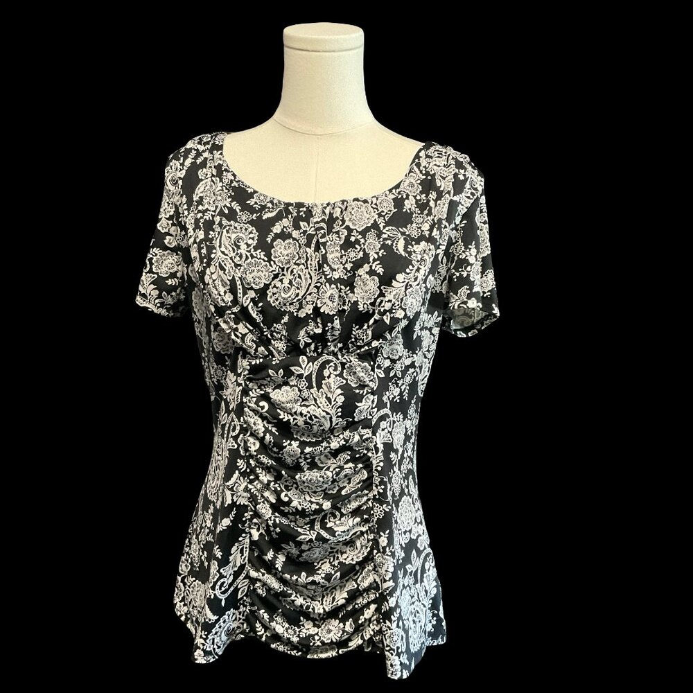 Black/White Floral Print Top w/ Ruched Details